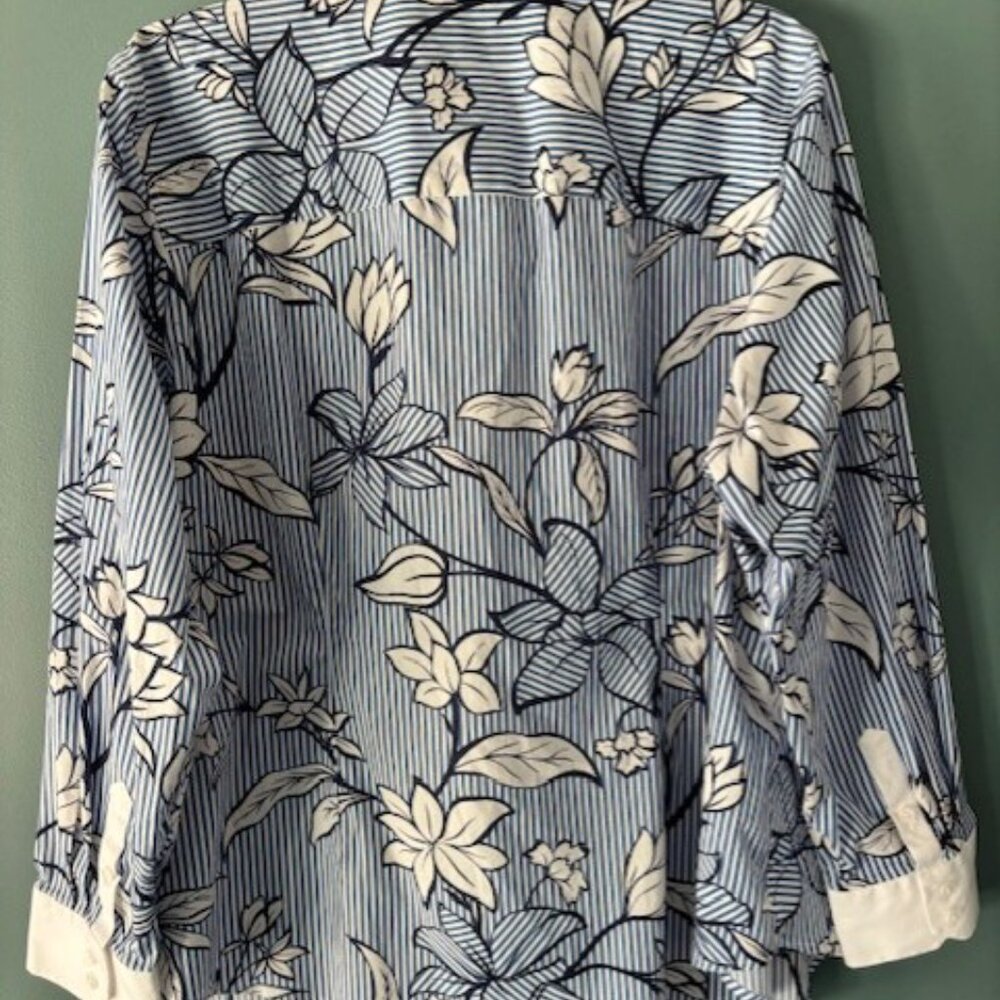 Talbots 18W Blue White Trim Floral Long Sleeve No Iron Preppy Botanical Cottage - Picture 3 of 8